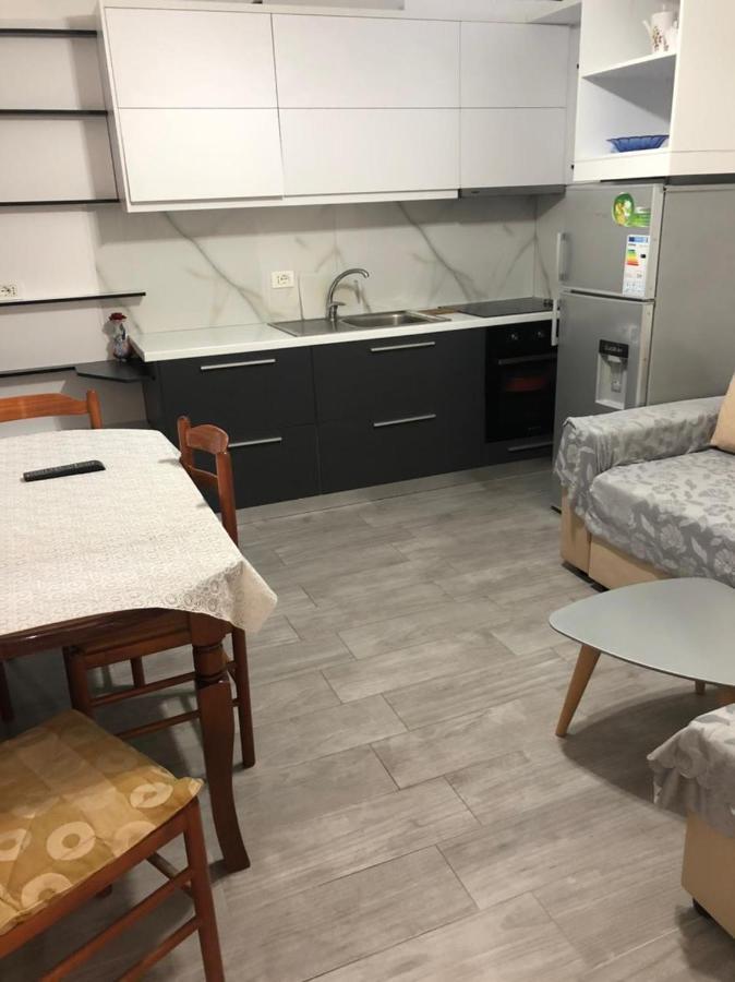 Sandri Apartment Himarë Dış mekan fotoğraf